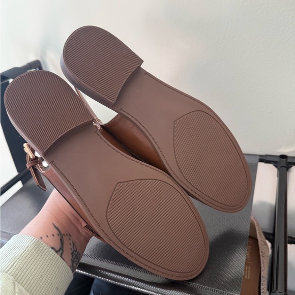 JUSTFAB Mason Flat Loafer - Picture 4 of 6